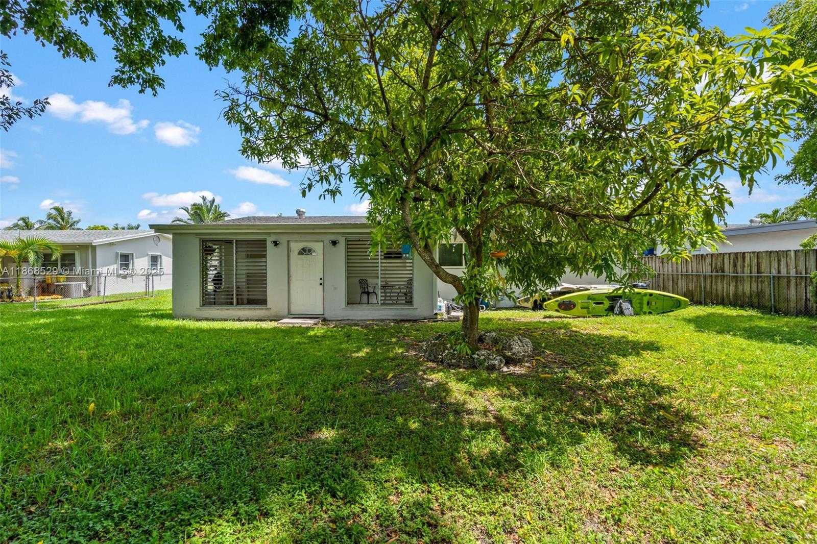 Small Image of 20540 LEEWARD LANE, Cutler Bay Number 36