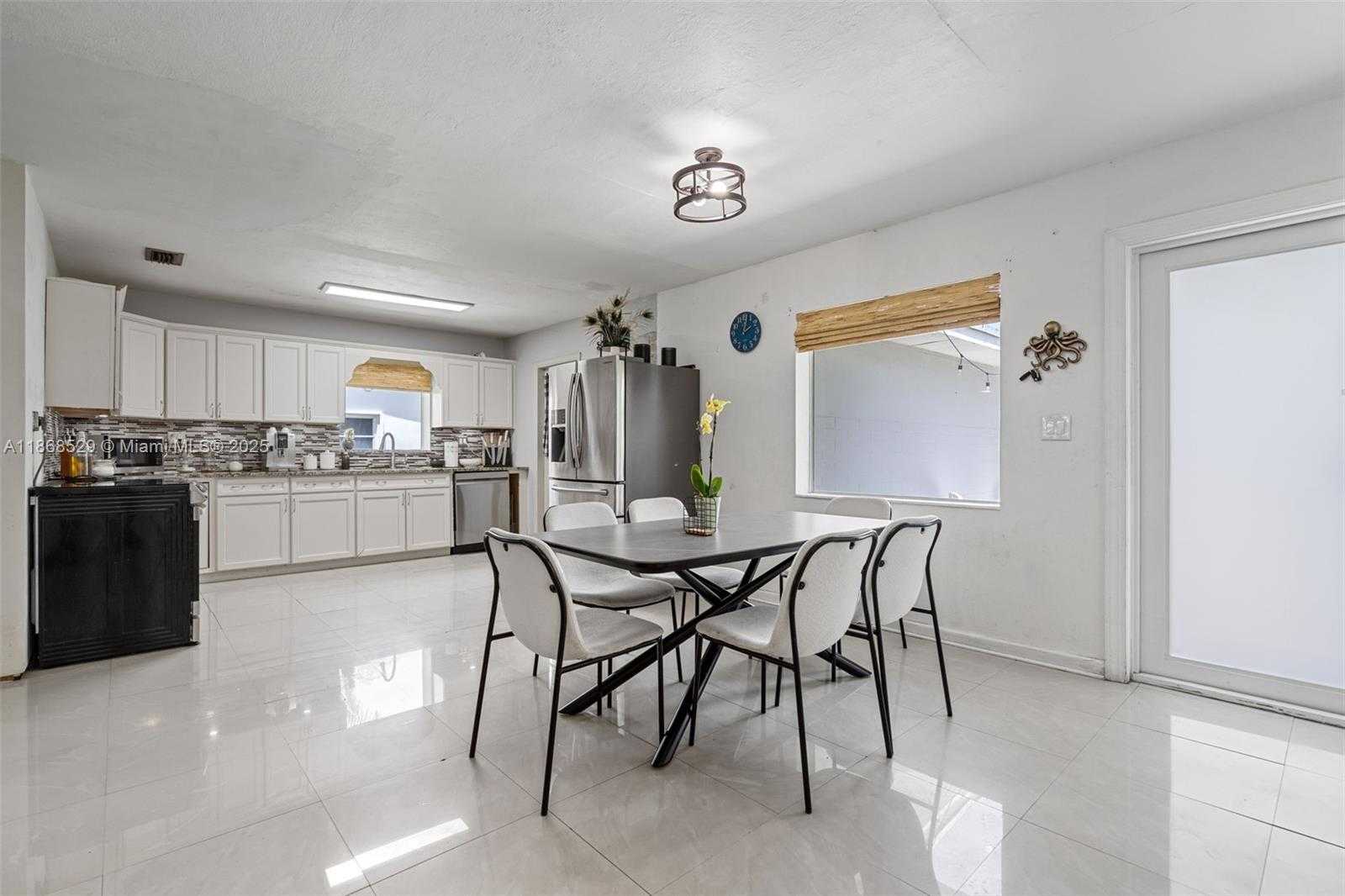 Small Image of 20540 LEEWARD LANE, Cutler Bay Number 4