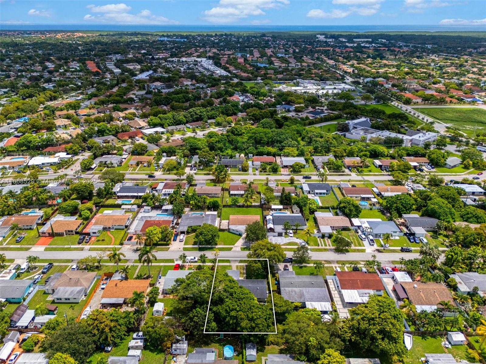 Small Image of 20540 LEEWARD LANE, Cutler Bay Number 40