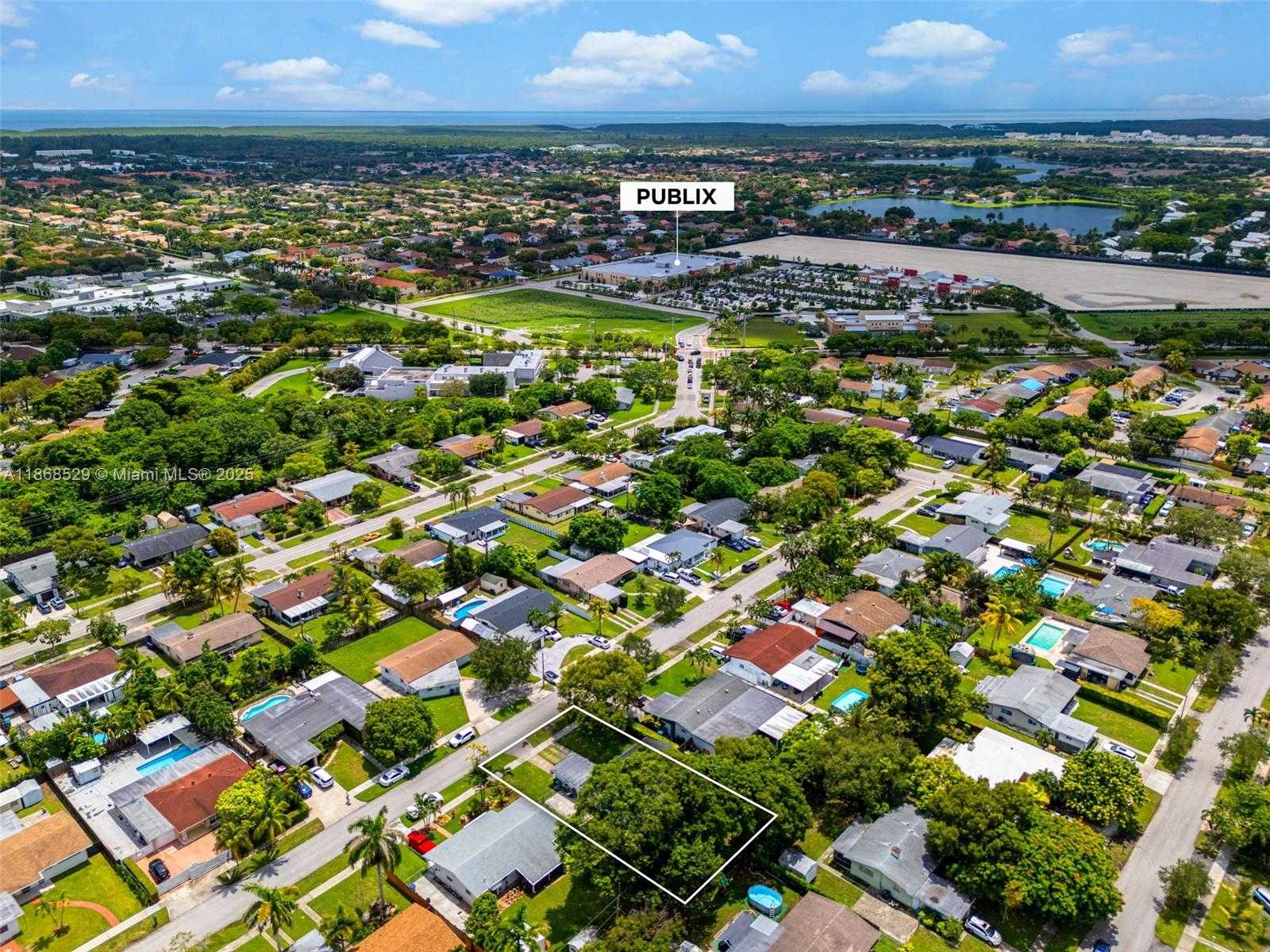 Small Image of 20540 LEEWARD LANE, Cutler Bay Number 41