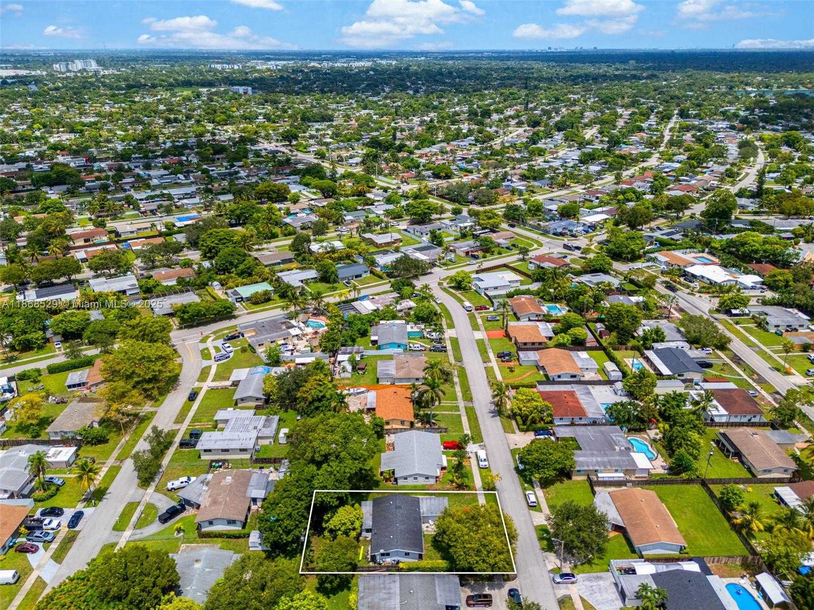 Small Image of 20540 LEEWARD LANE, Cutler Bay Number 43