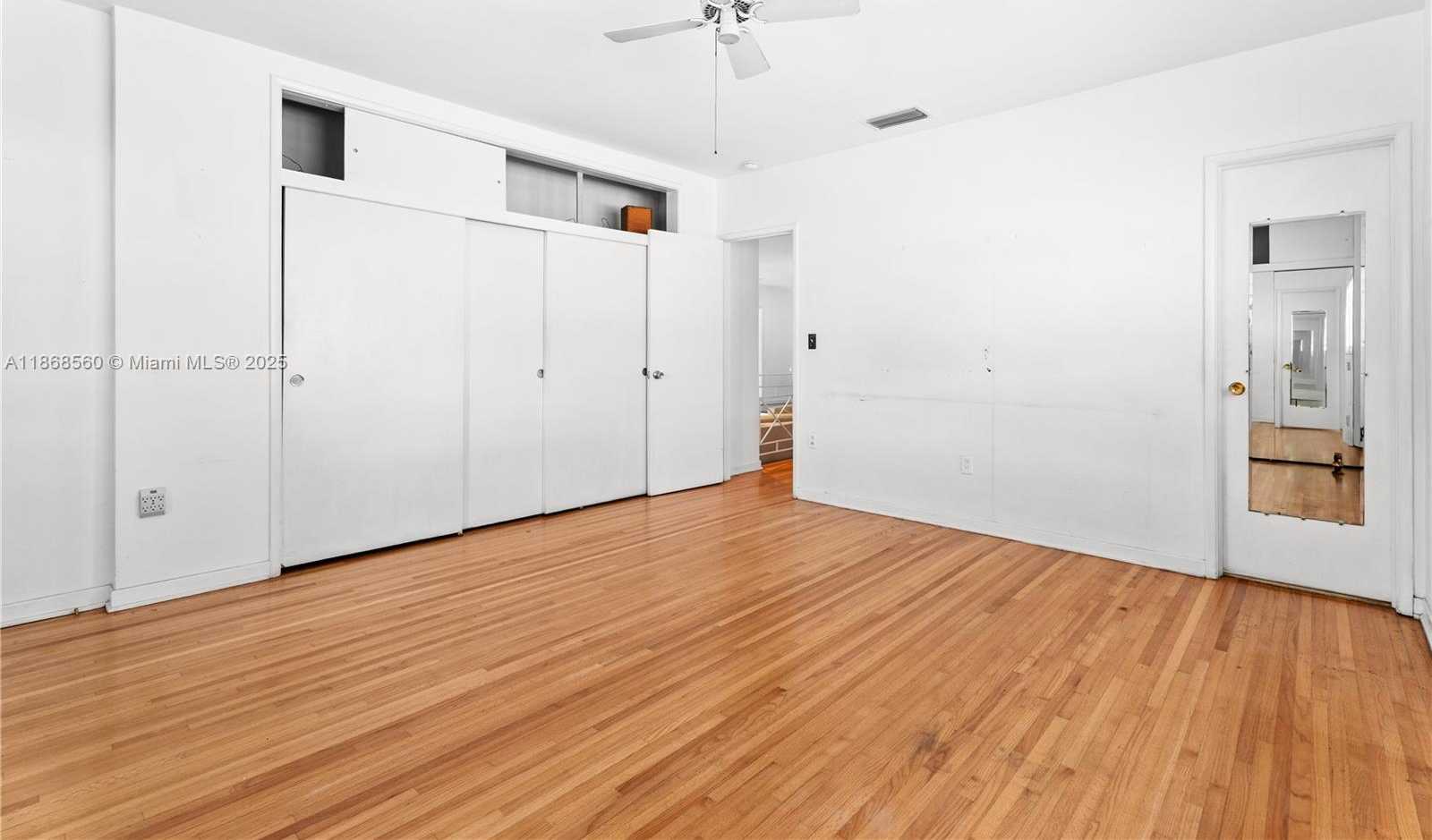 Small Image of 12488 NORTH BAYSHORE DR, North Miami Number 10