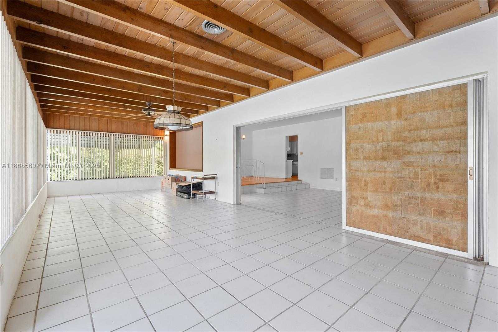 Small Image of 12488 NORTH BAYSHORE DR, North Miami Number 15