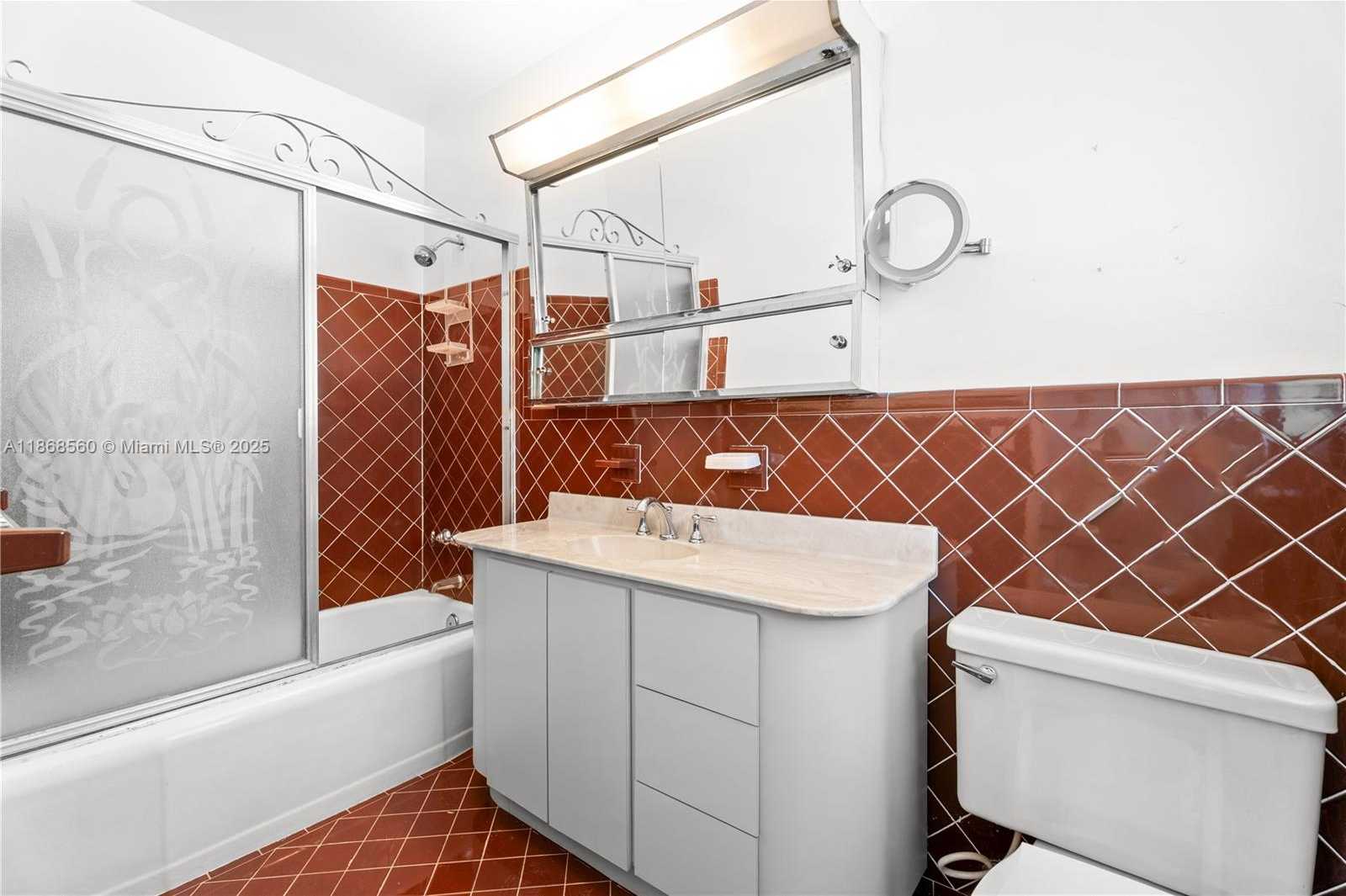 Small Image of 12488 NORTH BAYSHORE DR, North Miami Number 17