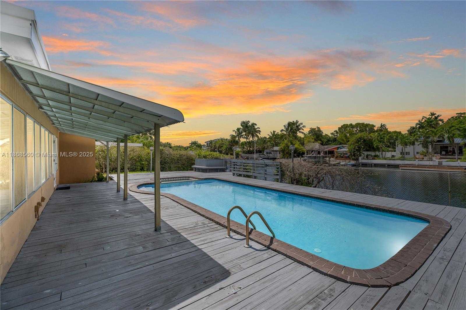 Small Image of 12488 NORTH BAYSHORE DR, North Miami Number 18