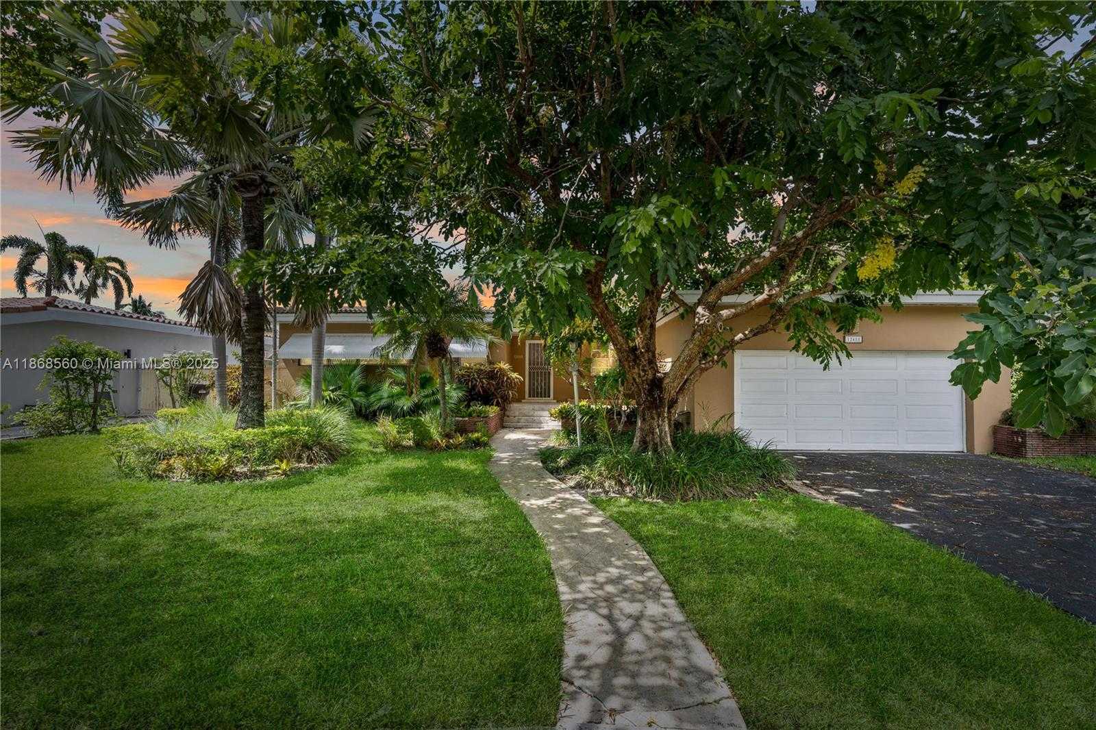 Small Image of 12488 NORTH BAYSHORE DR, North Miami Number 3