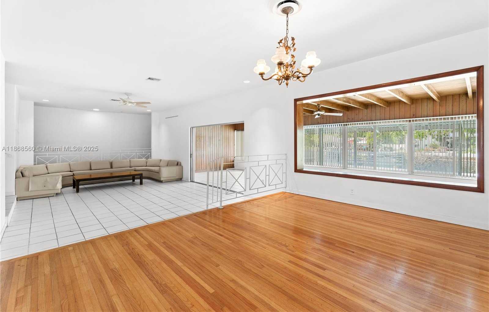 Small Image of 12488 NORTH BAYSHORE DR, North Miami Number 7