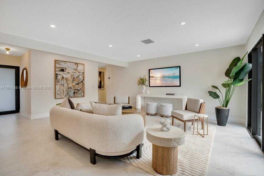 Small Image of 1004 GUAVA ISLE, Fort Lauderdale Number 10
