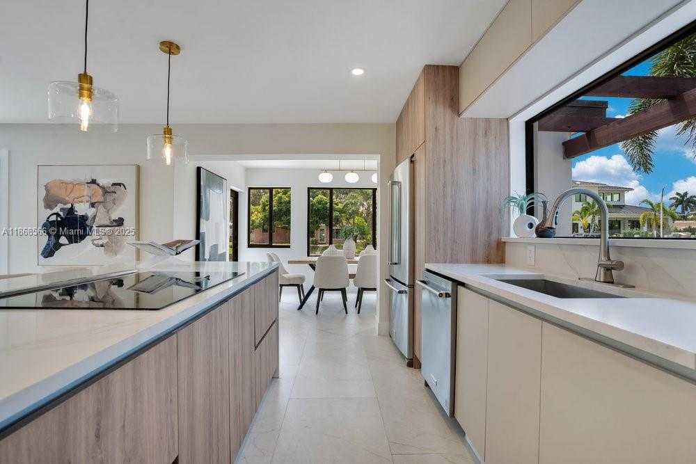 Small Image of 1004 GUAVA ISLE, Fort Lauderdale Number 16