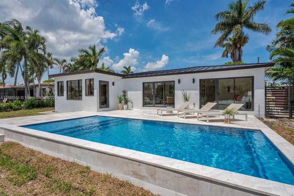 Small Image of 1004 GUAVA ISLE, Fort Lauderdale Number 2
