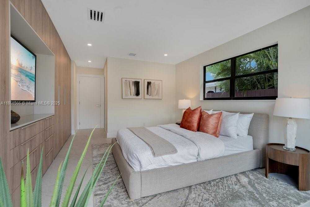 Small Image of 1004 GUAVA ISLE, Fort Lauderdale Number 20