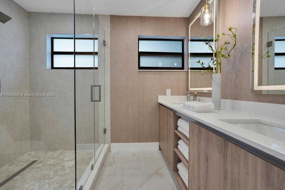 Small Image of 1004 GUAVA ISLE, Fort Lauderdale Number 23