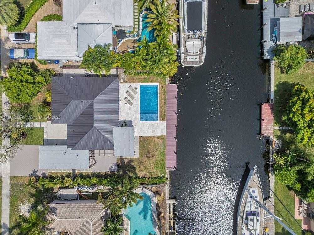 Small Image of 1004 GUAVA ISLE, Fort Lauderdale Number 3