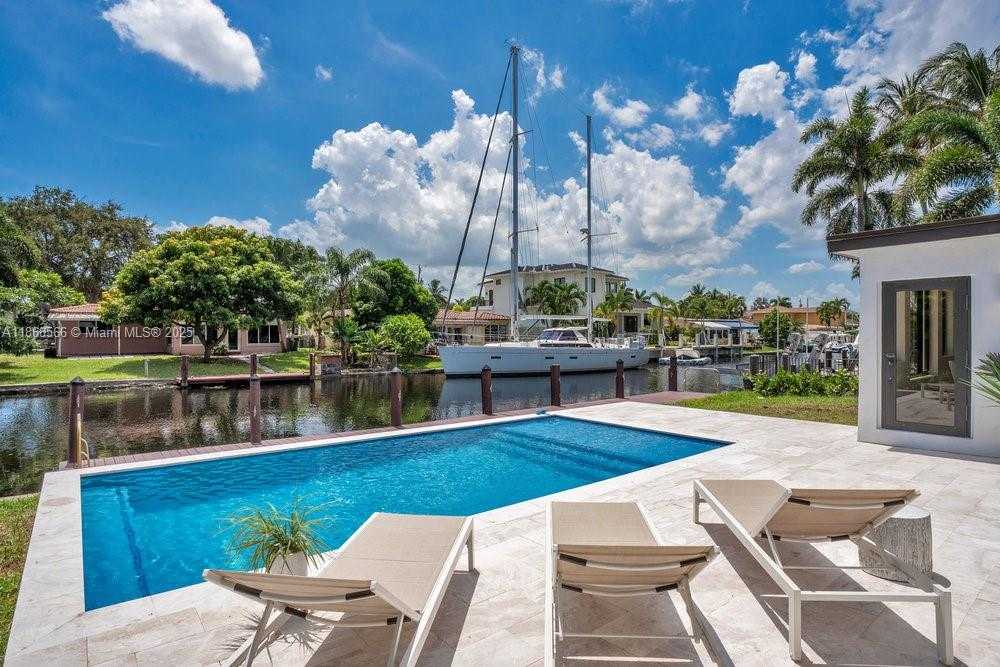 Small Image of 1004 GUAVA ISLE, Fort Lauderdale Number 30
