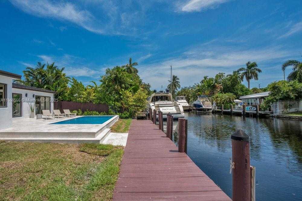Small Image of 1004 GUAVA ISLE, Fort Lauderdale Number 32
