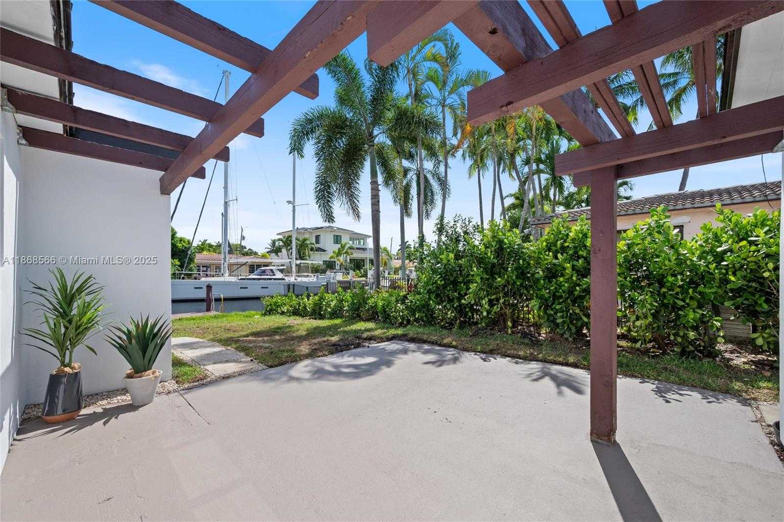 Small Image of 1004 GUAVA ISLE, Fort Lauderdale Number 34