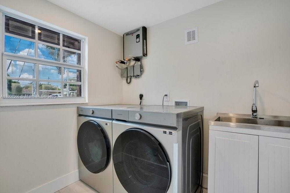 Small Image of 1004 GUAVA ISLE, Fort Lauderdale Number 35