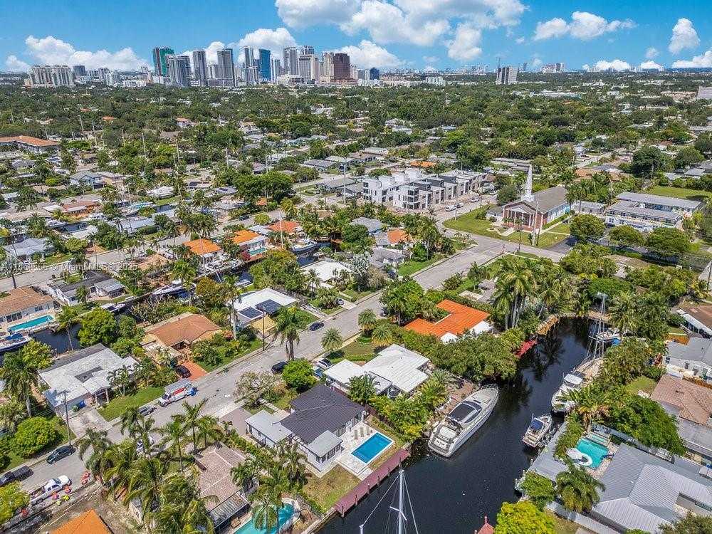 Small Image of 1004 GUAVA ISLE, Fort Lauderdale Number 39