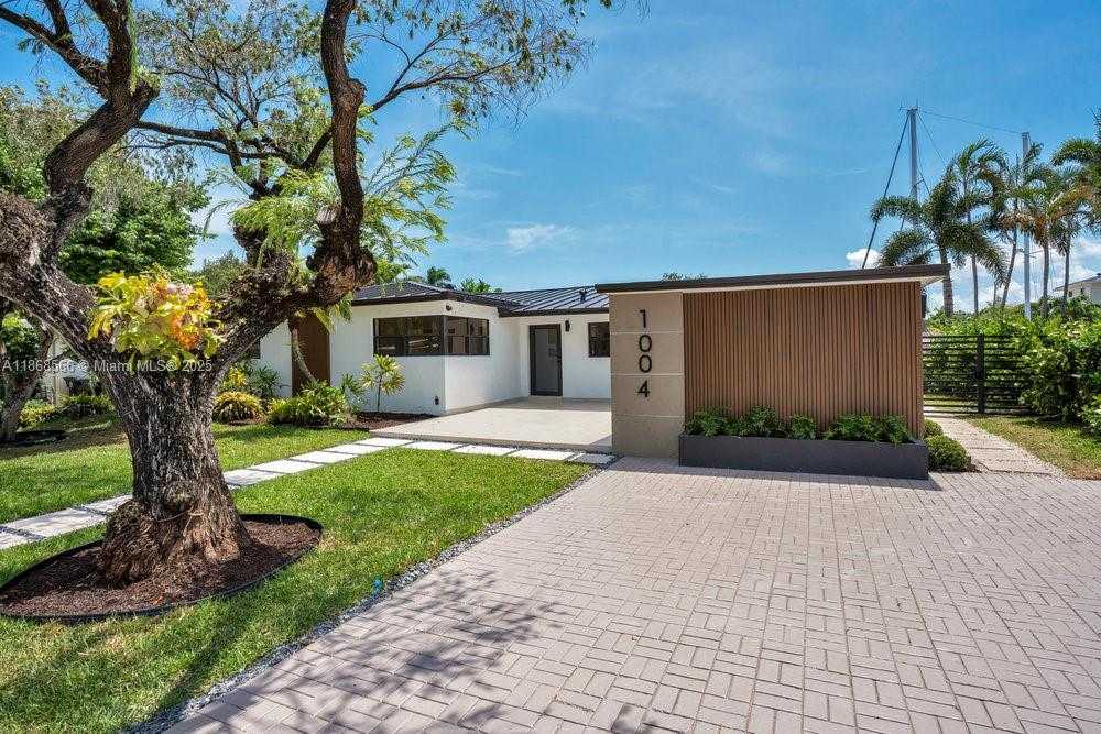 Small Image of 1004 GUAVA ISLE, Fort Lauderdale Number 4