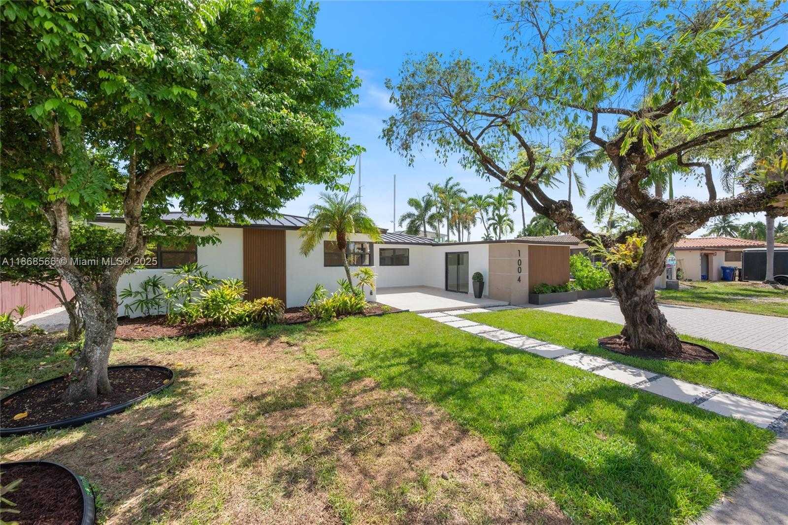 Small Image of 1004 GUAVA ISLE, Fort Lauderdale Number 6