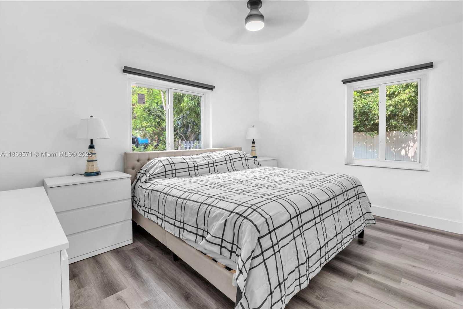 Small Image of 886 NORTH EAST 134TH ST, North Miami Number 20