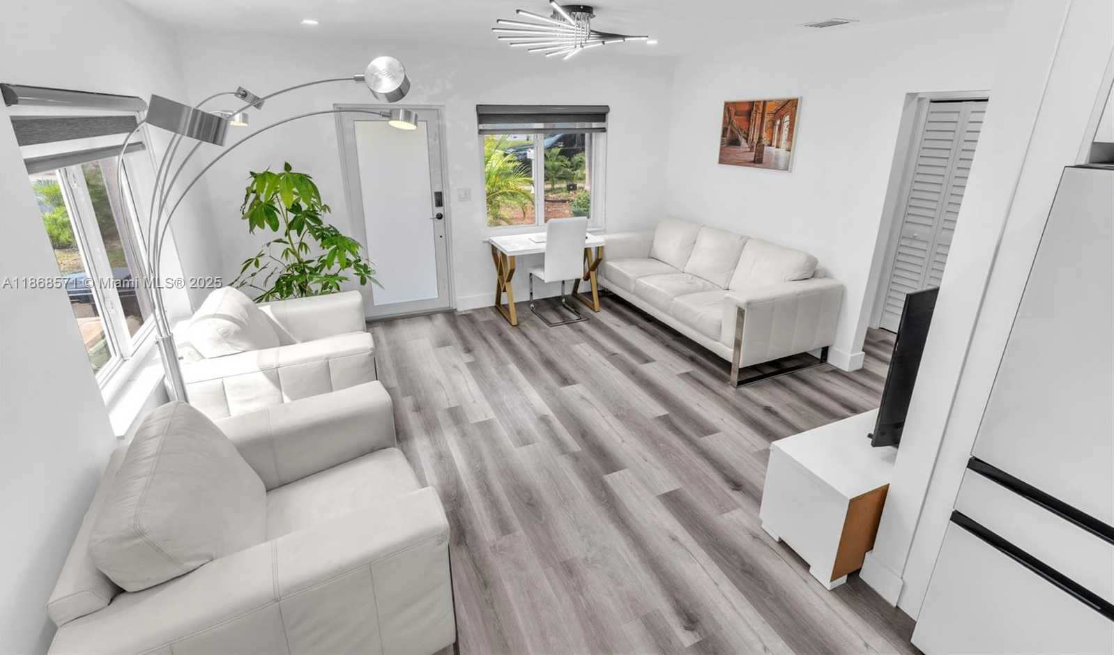 Small Image of 886 NORTH EAST 134TH ST, North Miami Number 5