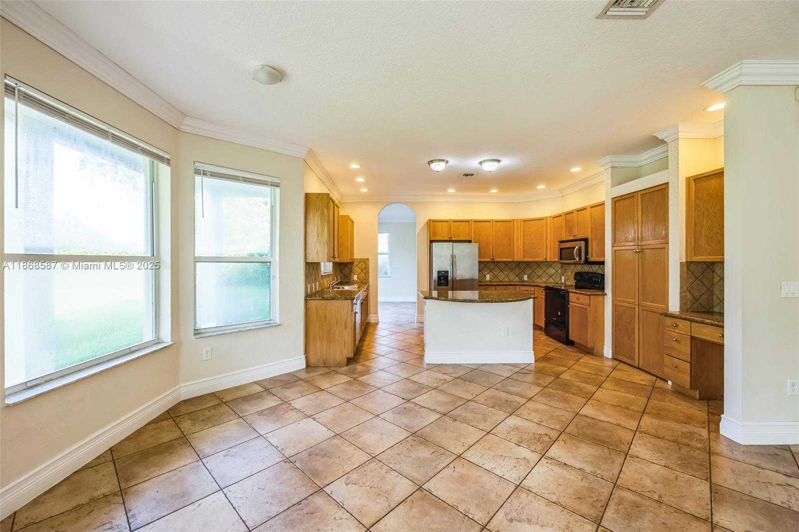 Small Image of 17098 SOUTH WEST 16TH ST, Pembroke Pines Number 10