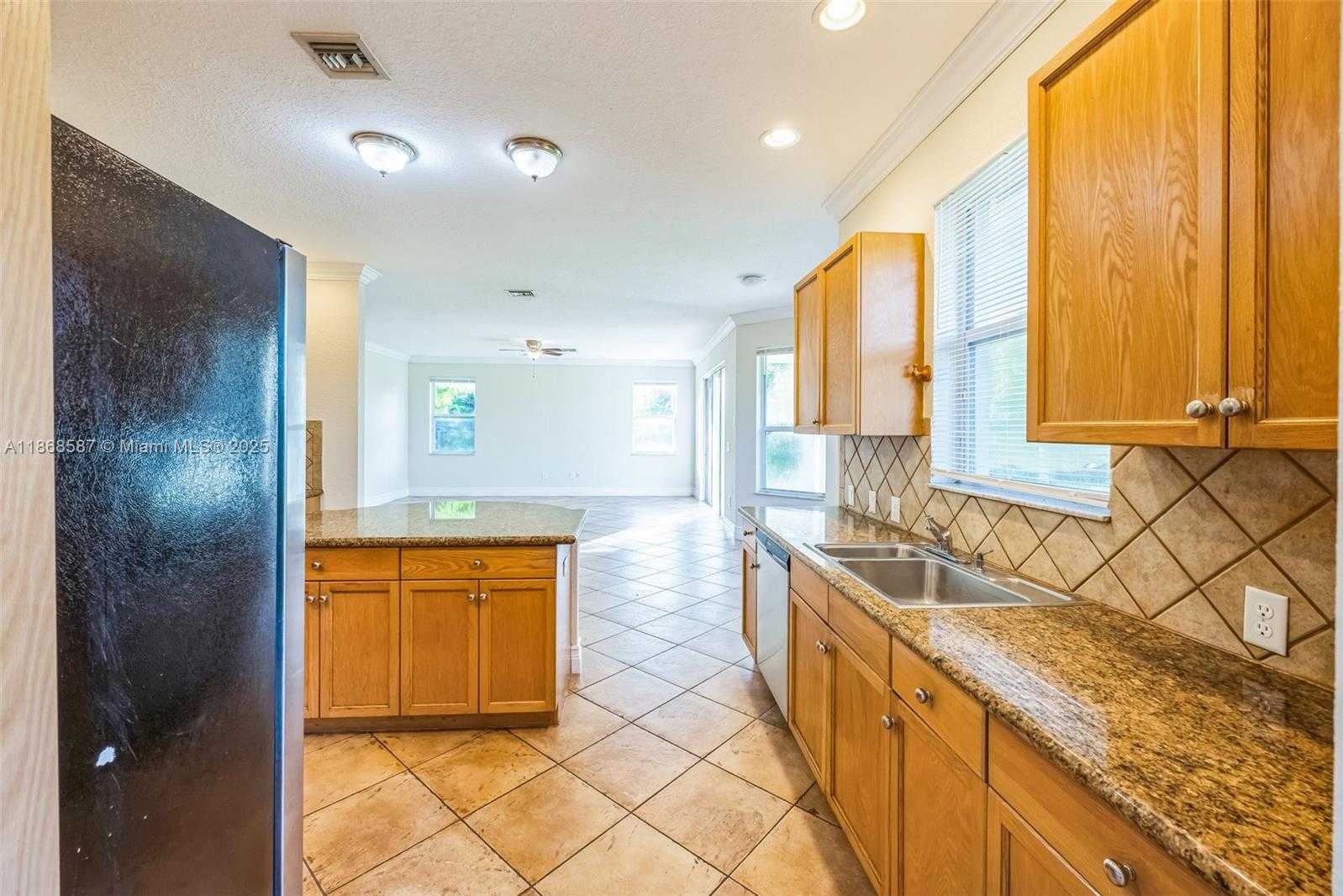 Small Image of 17098 SOUTH WEST 16TH ST, Pembroke Pines Number 8
