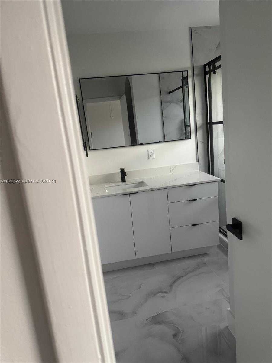 Small Image of 6955 SOUTH WEST 148TH LN, Davie Number 28