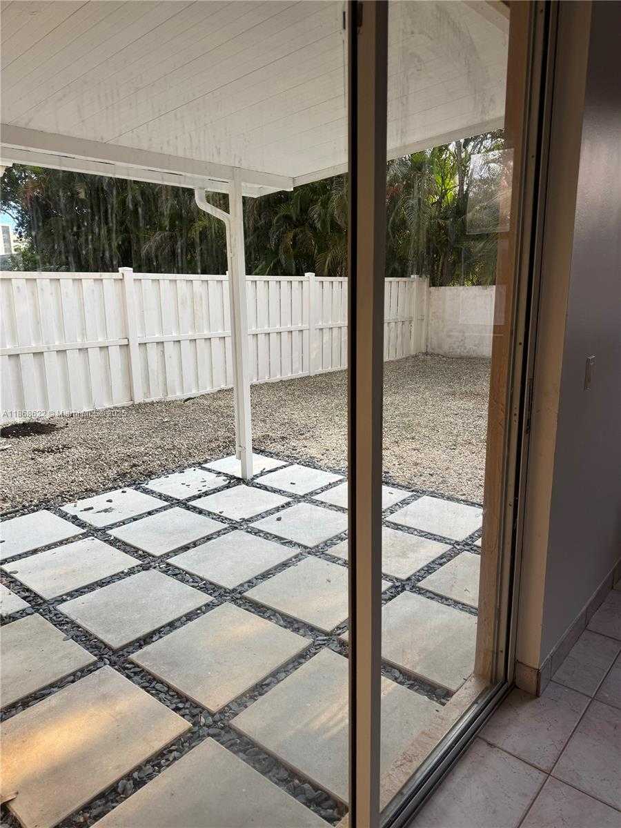 Small Image of 6955 SOUTH WEST 148TH LN, Davie Number 37