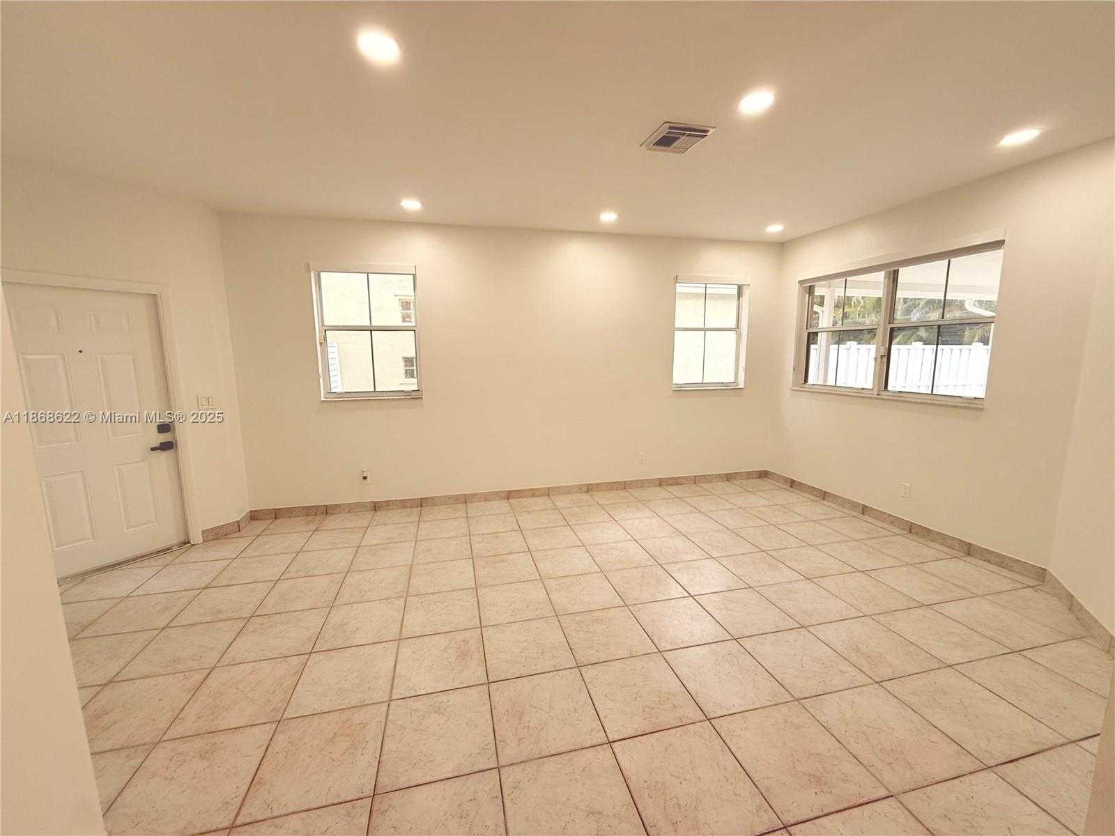 Small Image of 6955 SOUTH WEST 148TH LN, Davie Number 4