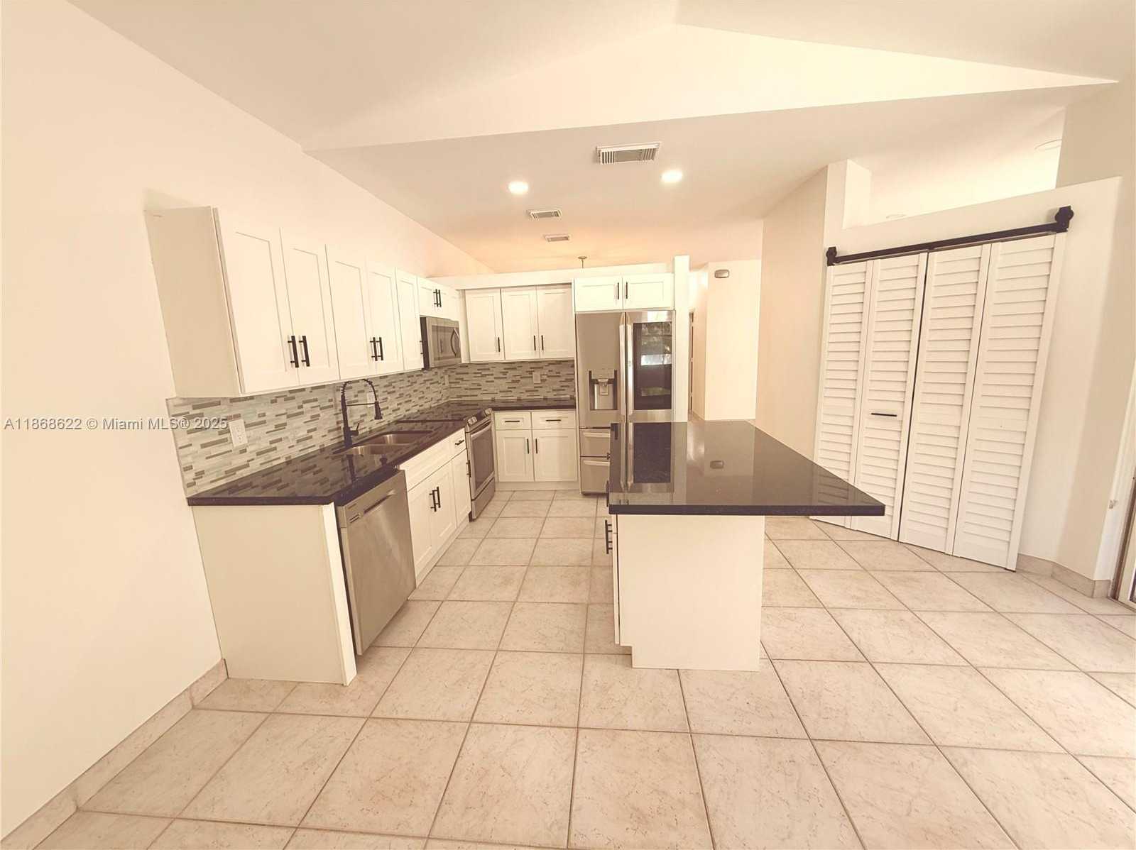 Small Image of 6955 SOUTH WEST 148TH LN, Davie Number 7
