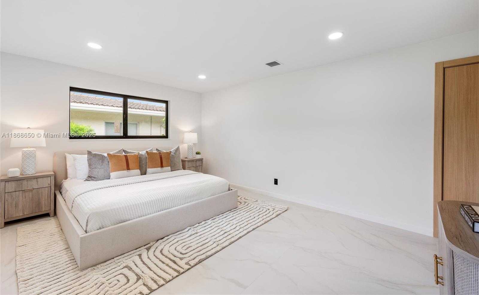 Small Image of 2020 NORTH EAST 54TH, Fort Lauderdale Number 14