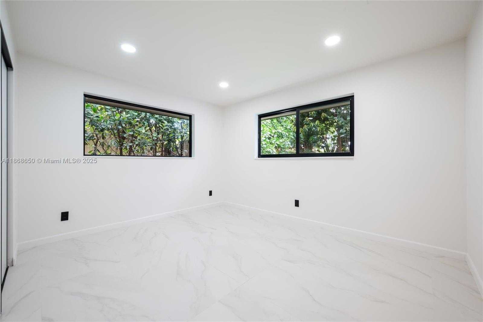 Small Image of 2020 NORTH EAST 54TH, Fort Lauderdale Number 20