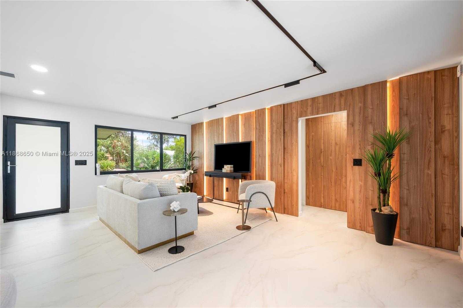 Small Image of 2020 NORTH EAST 54TH, Fort Lauderdale Number 7