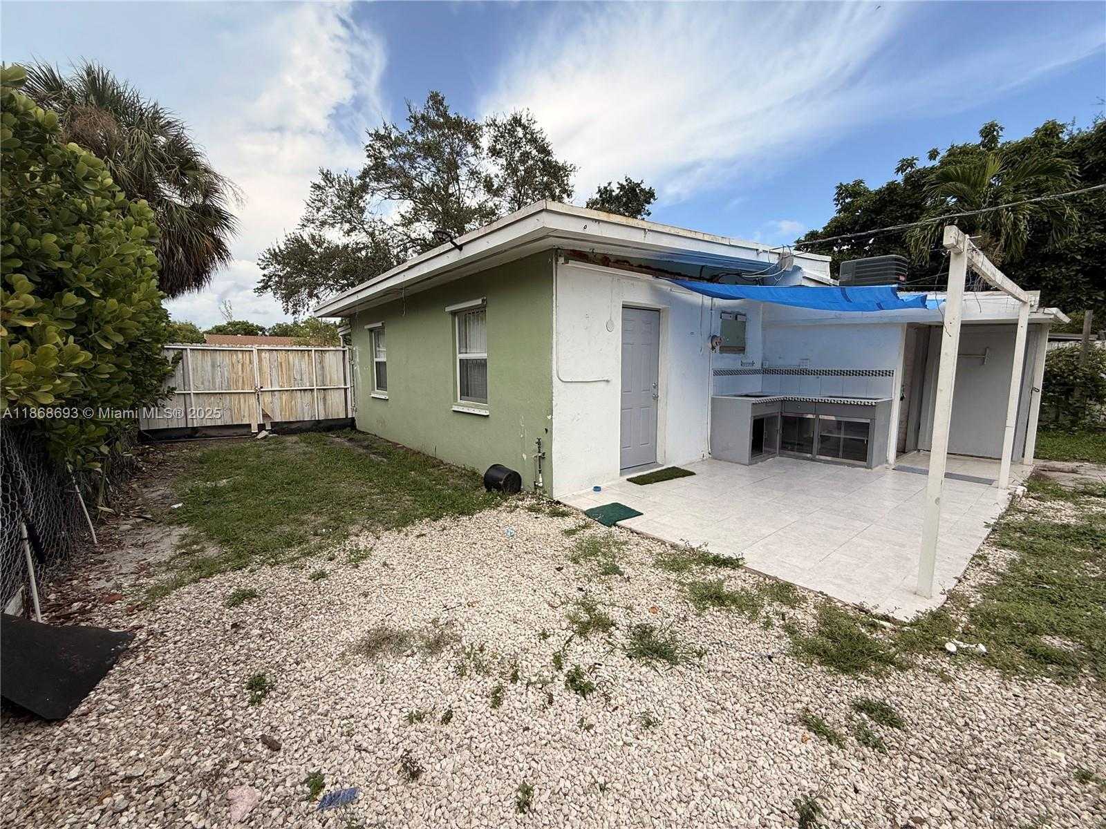 Small Image of 1060 NORTH WEST 121ST ST, North Miami Number 16