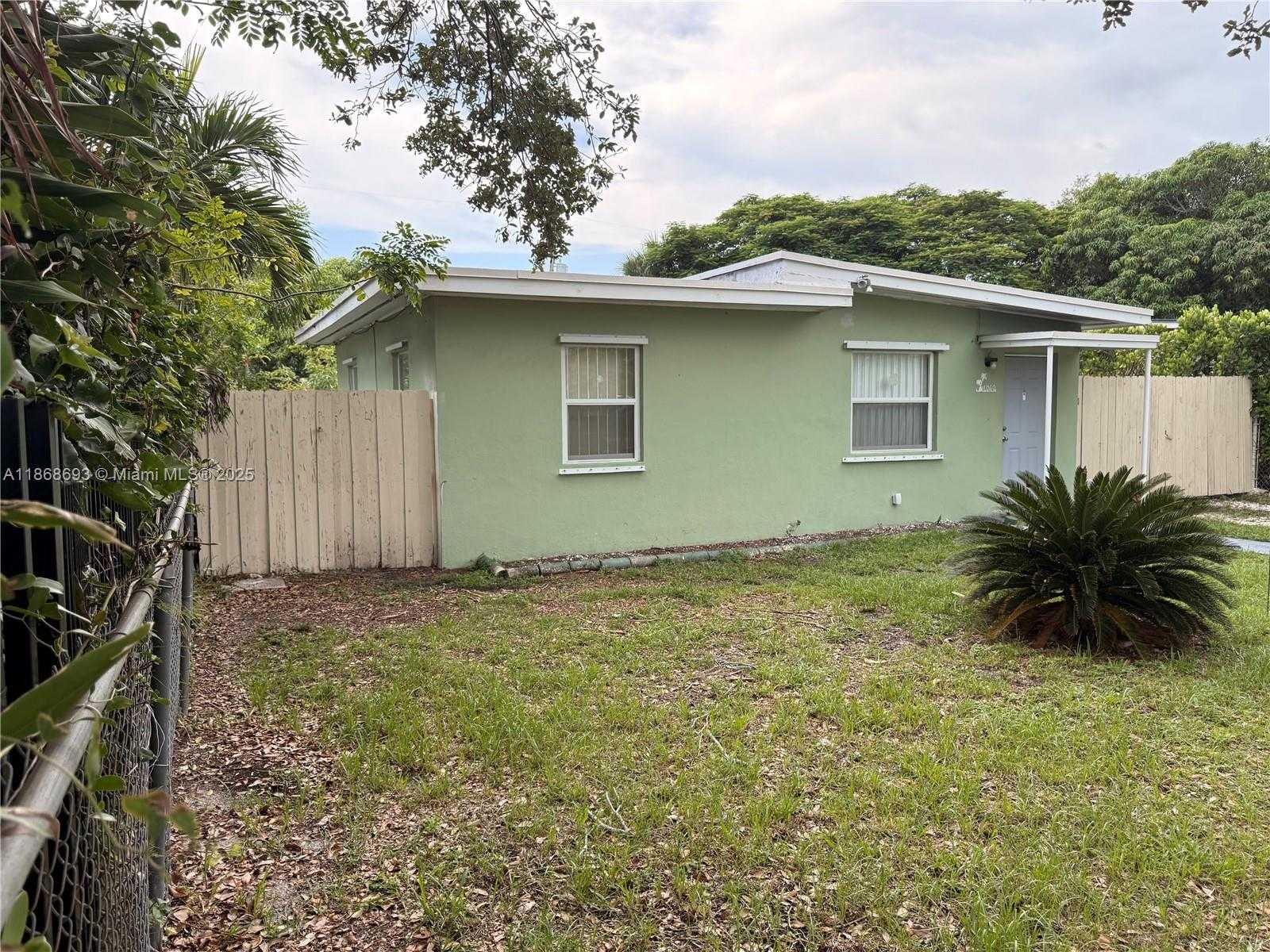 Small Image of 1060 NORTH WEST 121ST ST, North Miami Number 2