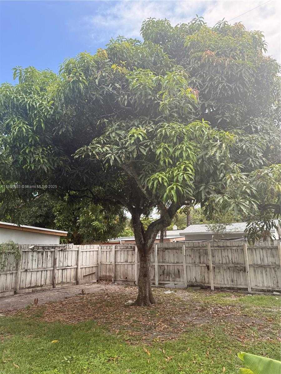 Small Image of 1060 NORTH WEST 121ST ST, North Miami Number 4