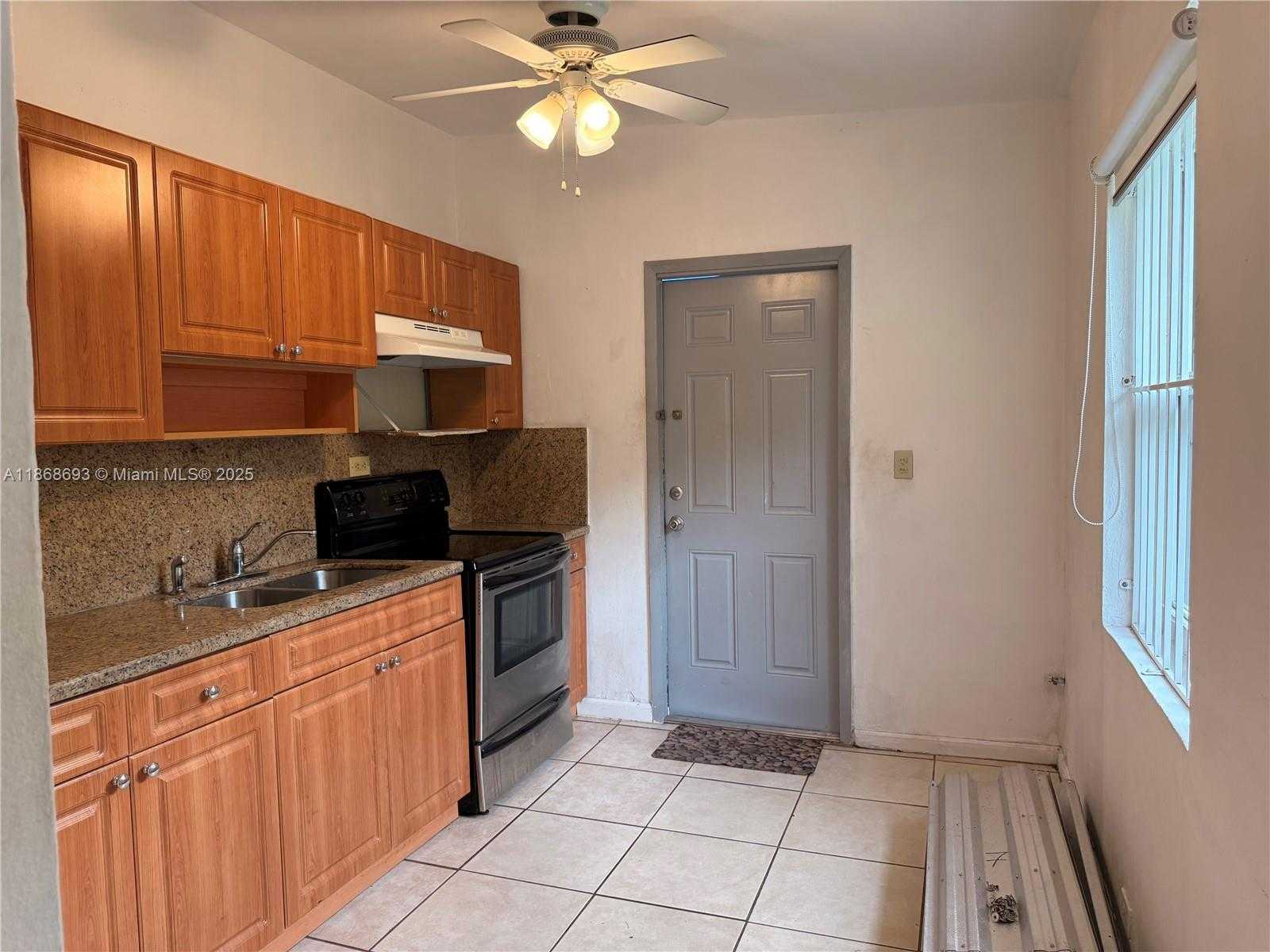 Small Image of 1060 NORTH WEST 121ST ST, North Miami Number 9