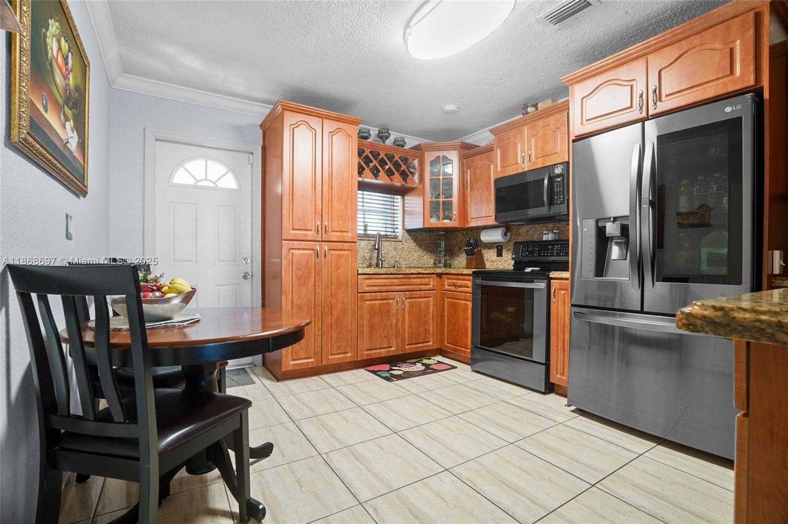 Small Image of 5621 EAST 1ST AVE, Hialeah Number 12
