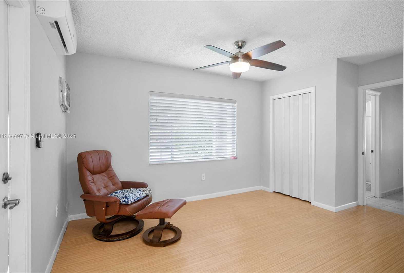 Small Image of 5621 EAST 1ST AVE, Hialeah Number 24