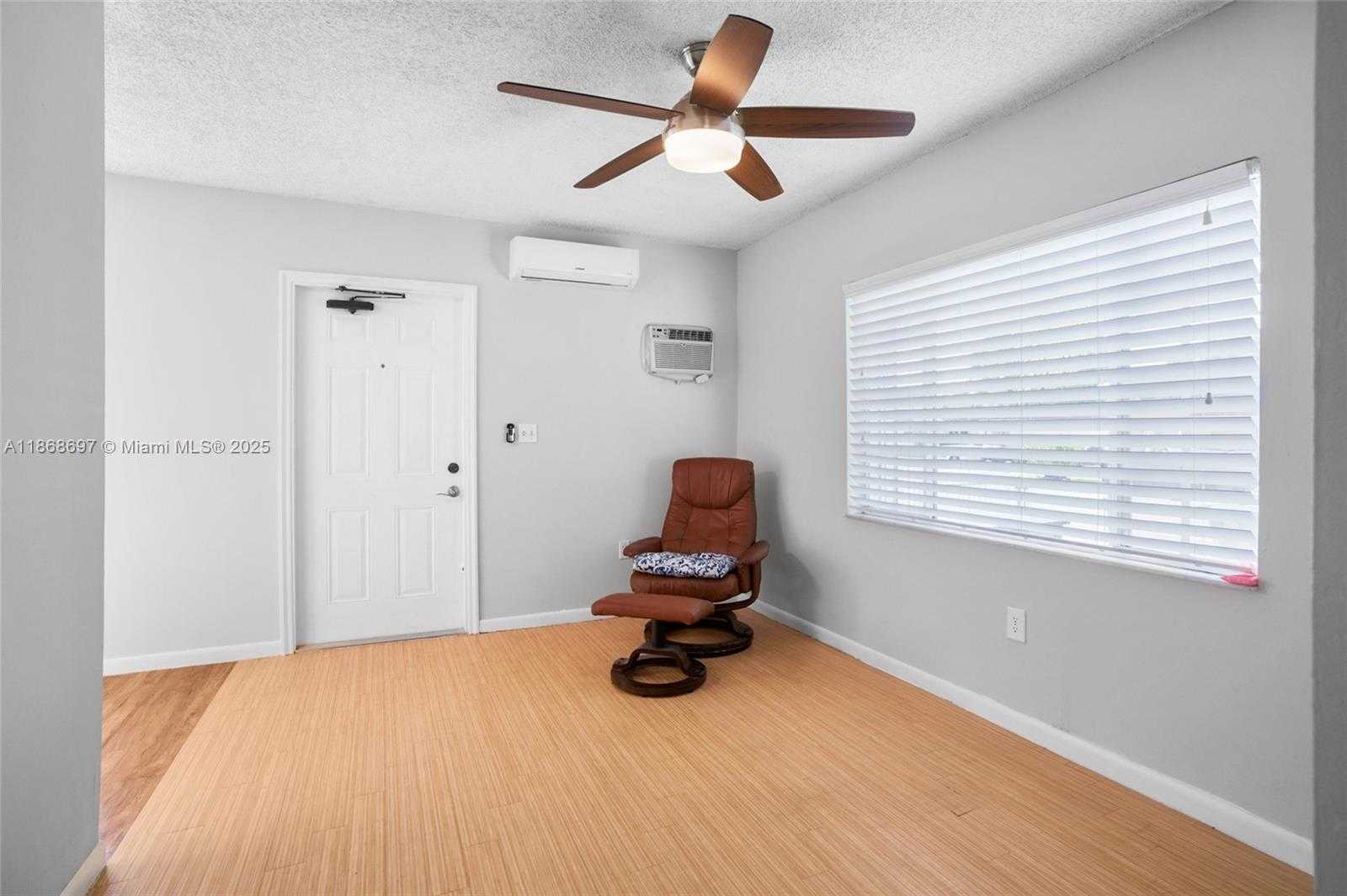 Small Image of 5621 EAST 1ST AVE, Hialeah Number 25
