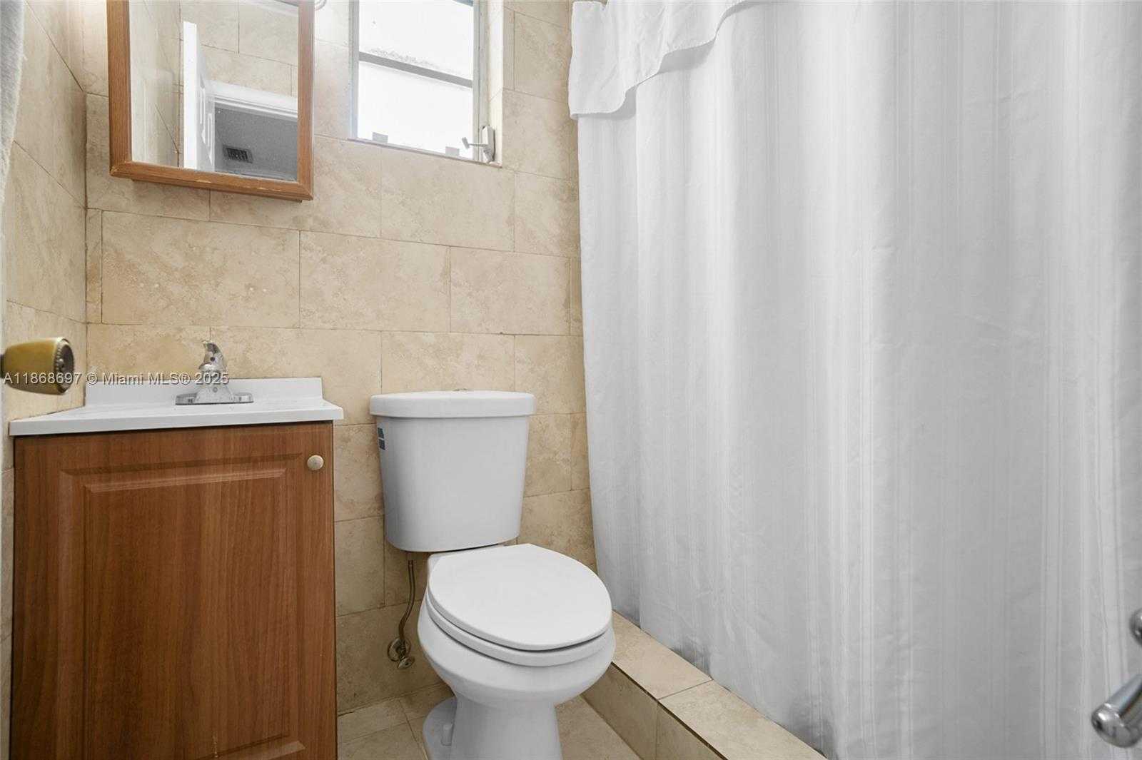 Small Image of 5621 EAST 1ST AVE, Hialeah Number 26