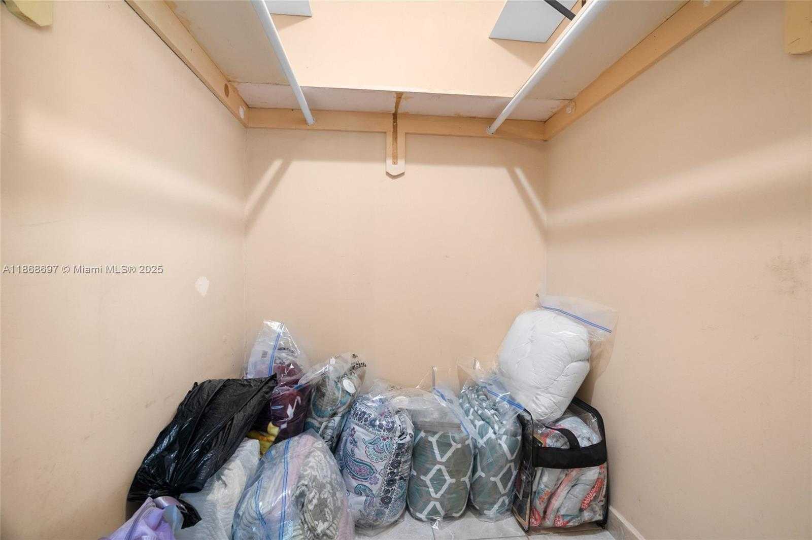 Small Image of 5621 EAST 1ST AVE, Hialeah Number 27