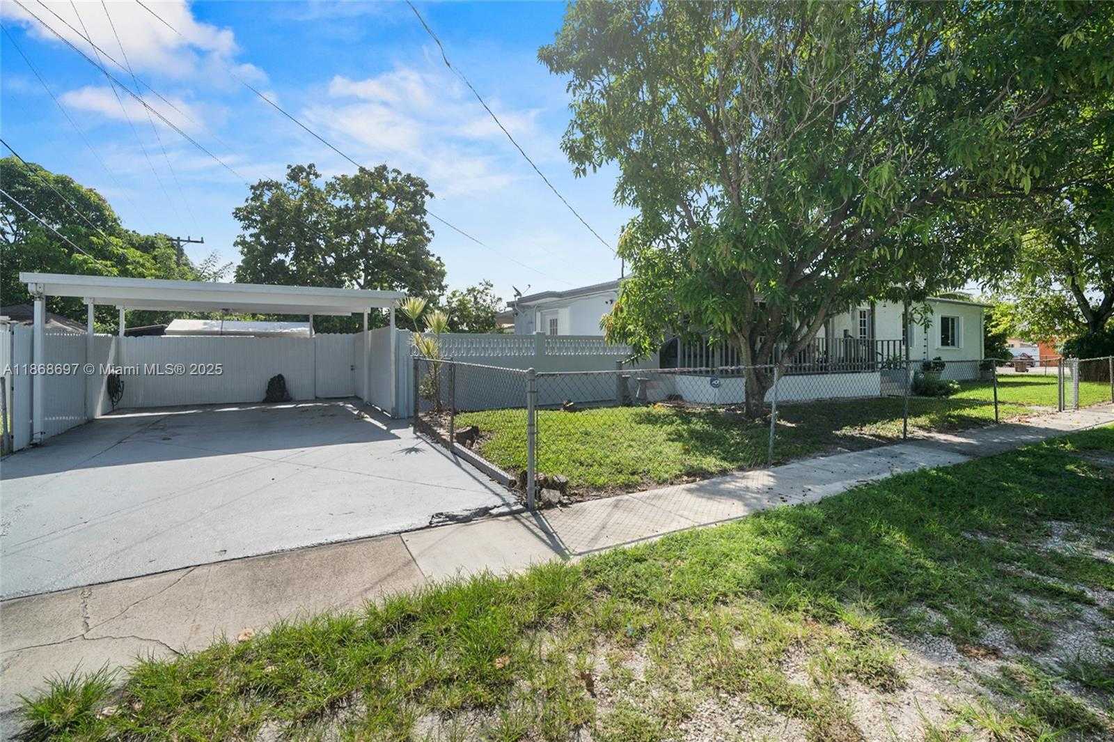 Small Image of 5621 EAST 1ST AVE, Hialeah Number 3