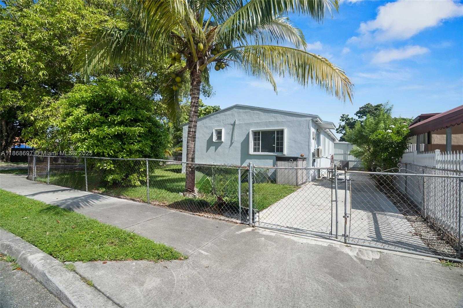 Small Image of 5621 EAST 1ST AVE, Hialeah Number 34