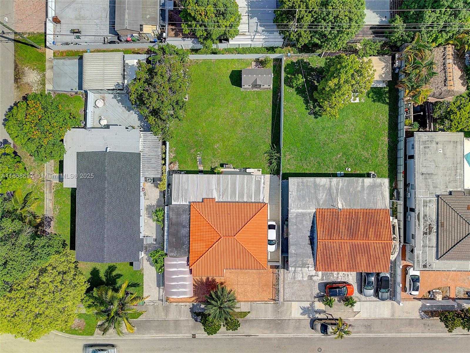 Small Image of 5621 EAST 1ST AVE, Hialeah Number 37