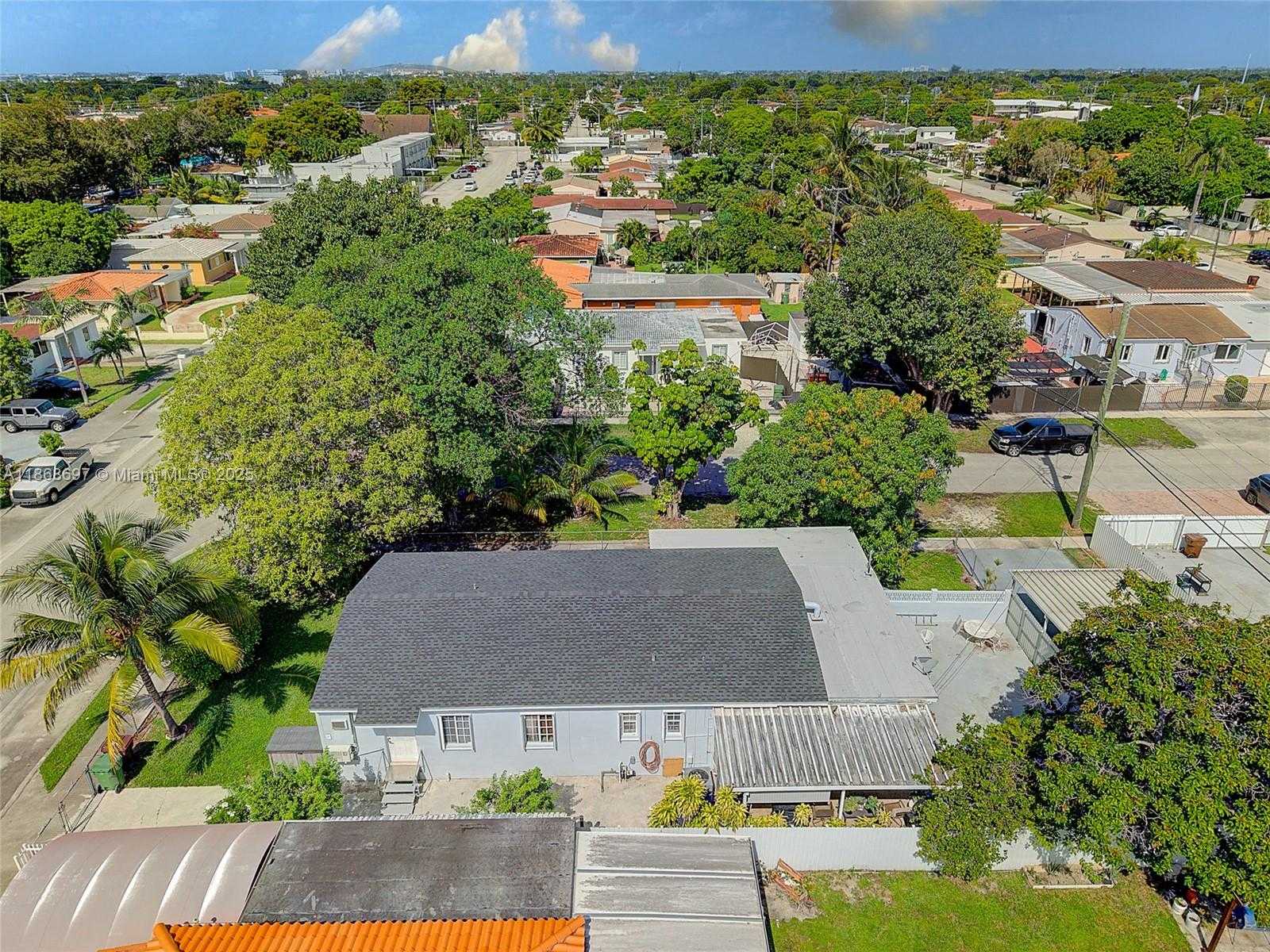 Small Image of 5621 EAST 1ST AVE, Hialeah Number 38
