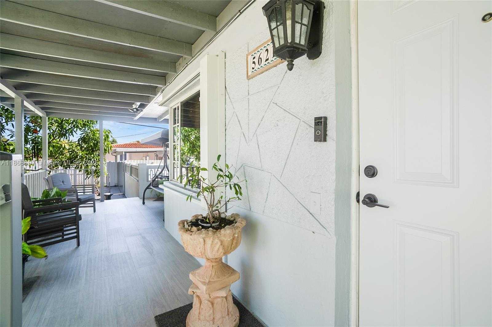 Small Image of 5621 EAST 1ST AVE, Hialeah Number 6