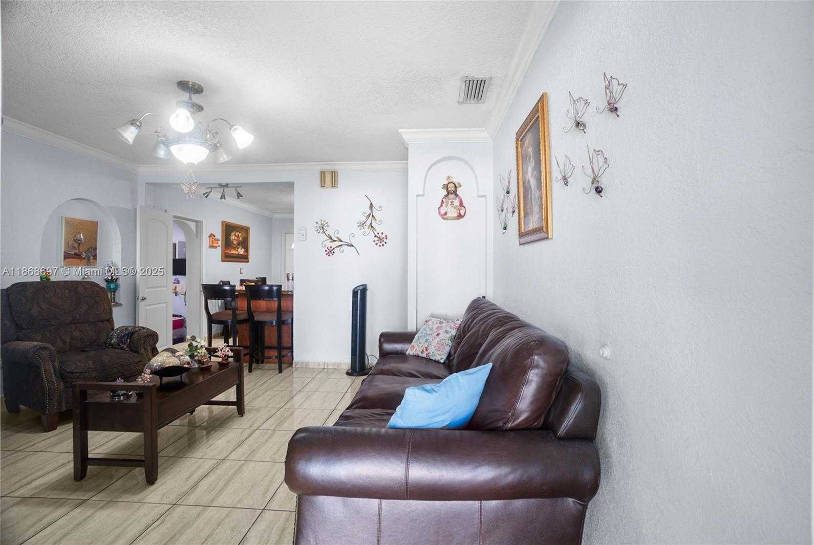 Small Image of 5621 EAST 1ST AVE, Hialeah Number 7